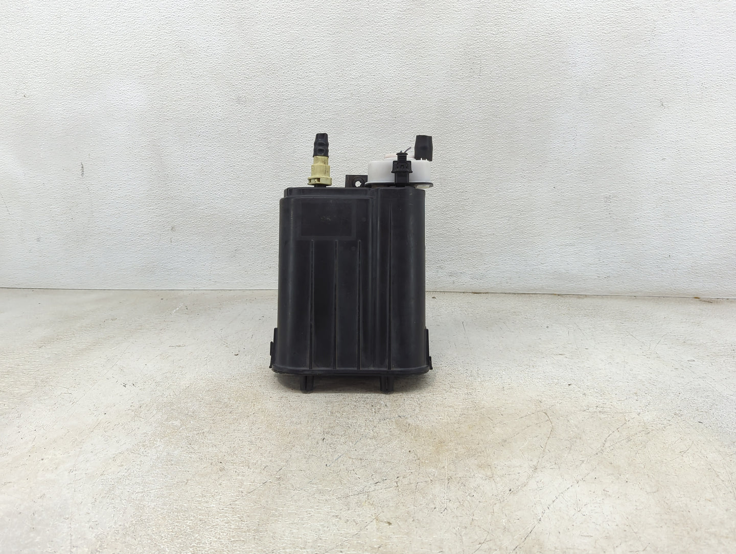 2007 Dodge Nitro Fuel Vapor Charcoal Canister 1460122 - Oemusedautoparts1.com