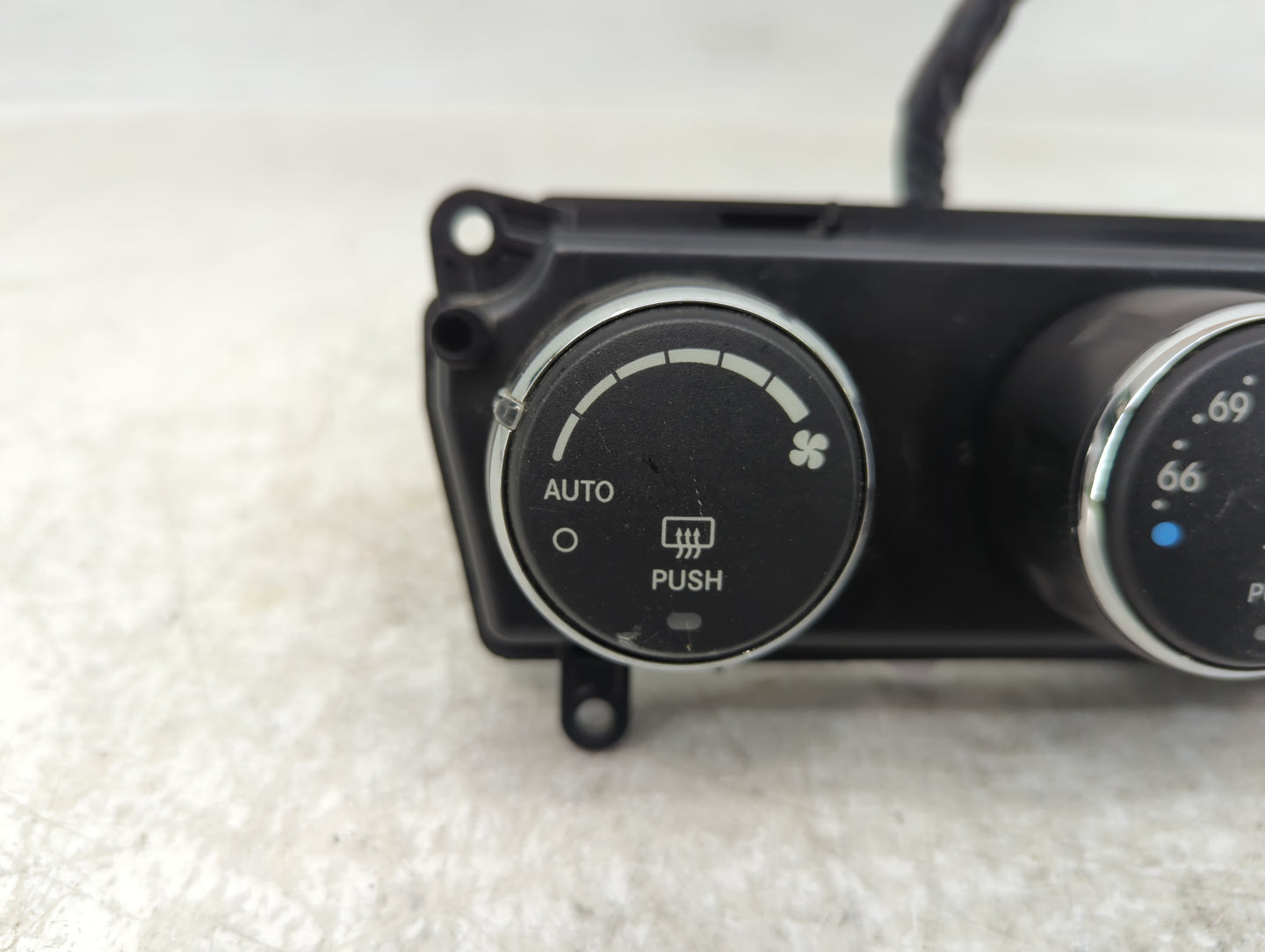 2006-2007 Dodge Ram 1500 Climate Control Module Temperature AC/Heater Replacement P/N:58024B Fits Fits 2006 2007 2008 OEM Us