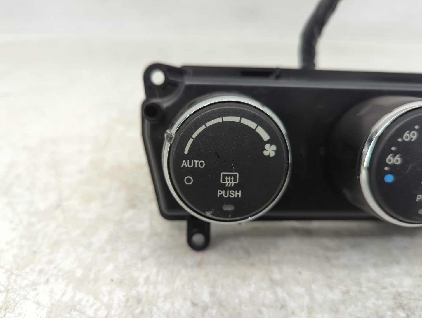 2006-2007 Dodge Ram 1500 Climate Control Module Temperature AC/Heater Replacement P/N:58024B Fits Fits 2006 2007 2008 OEM Us