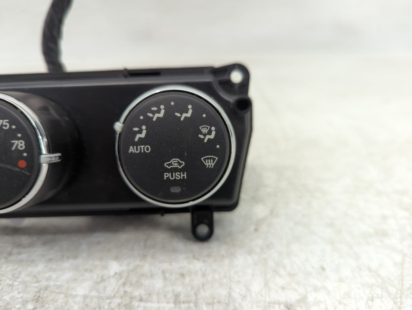 2006-2007 Dodge Ram 1500 Climate Control Module Temperature AC/Heater Replacement P/N:58024B Fits Fits 2006 2007 2008 OEM Us