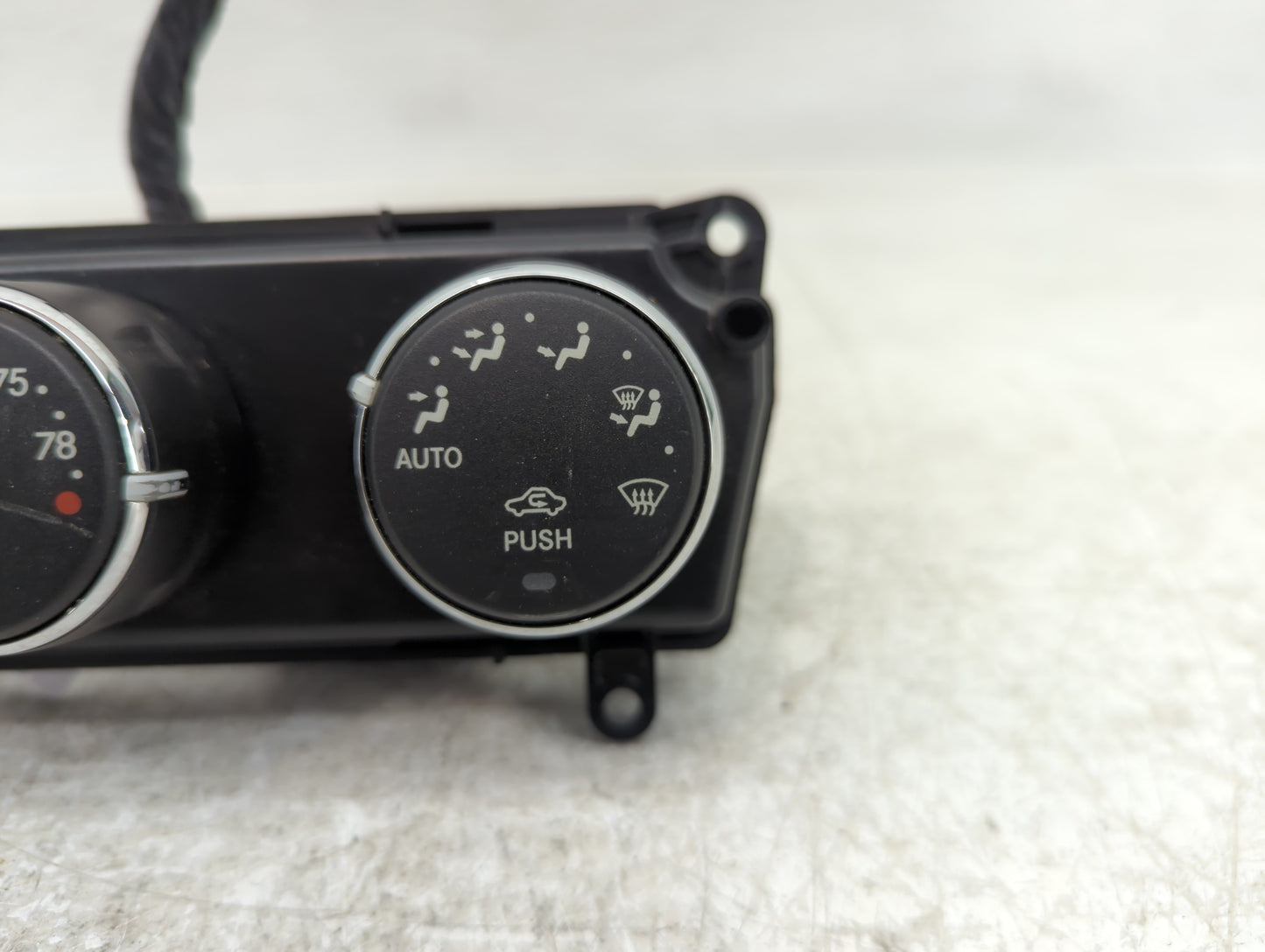 2006-2007 Dodge Ram 1500 Climate Control Module Temperature AC/Heater Replacement P/N:58024B Fits Fits 2006 2007 2008 OEM Us