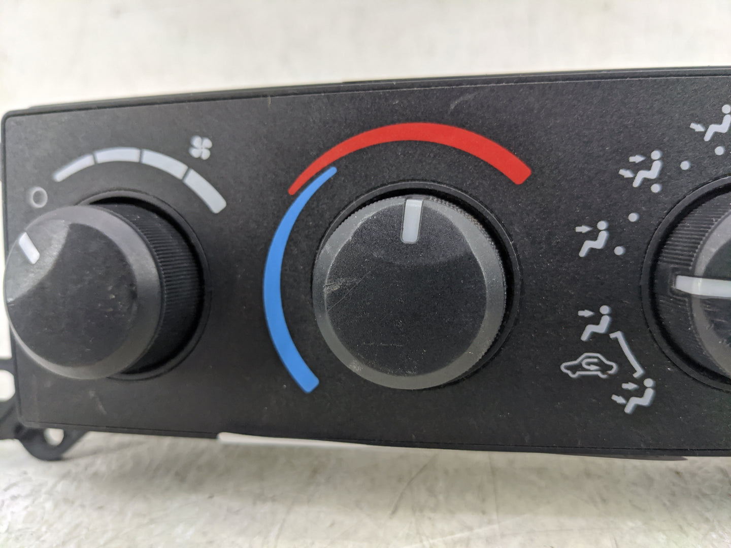 2006-2007 Dodge Ram 1500 Climate Control Module Temperature AC/Heater Replacement P/N:P55056754AB Fits Fits 2006 2007 2008 O