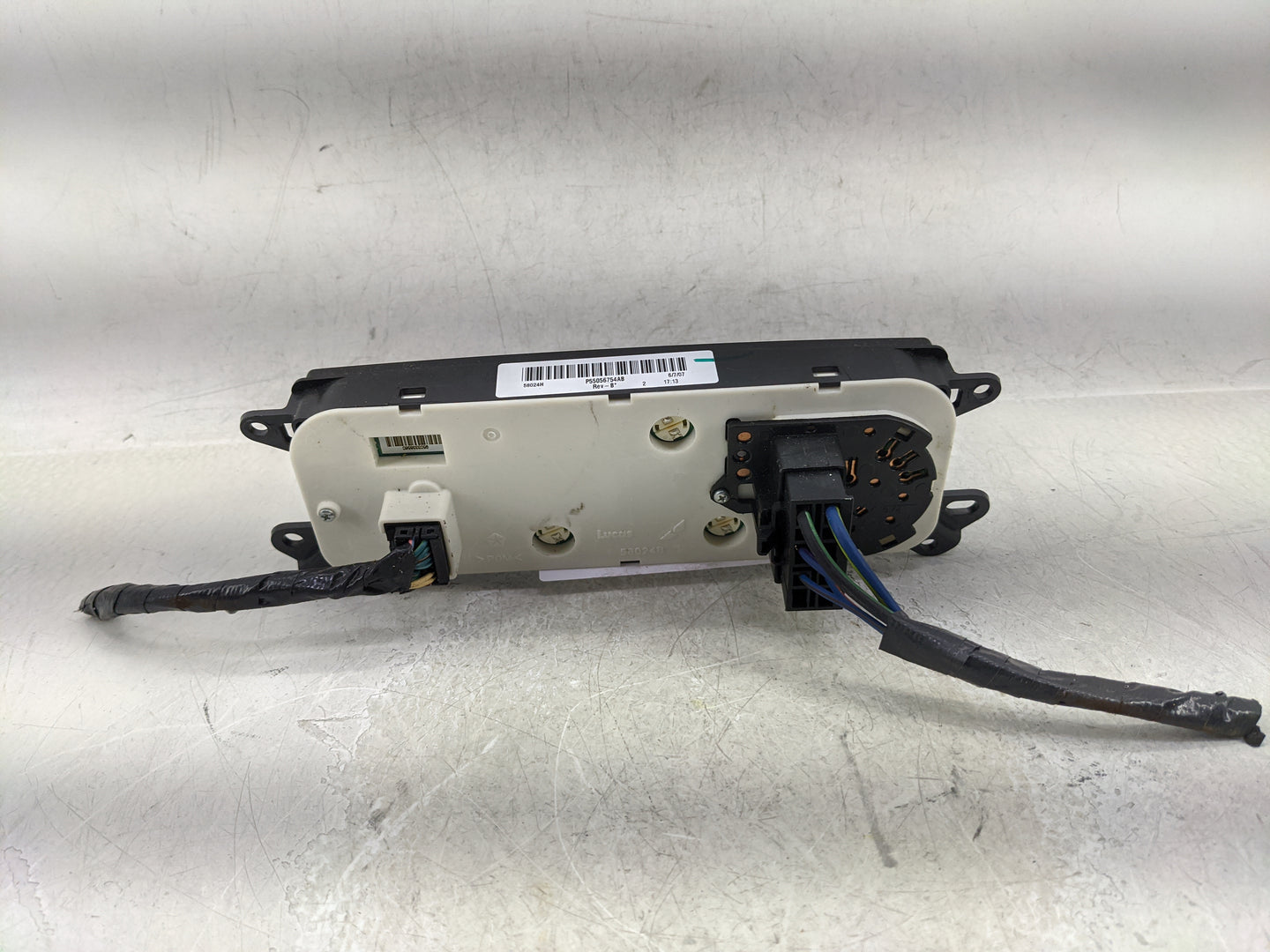 2006-2007 Dodge Ram 1500 Climate Control Module Temperature AC/Heater Replacement P/N:P55056754AB Fits Fits 2006 2007 2008 O