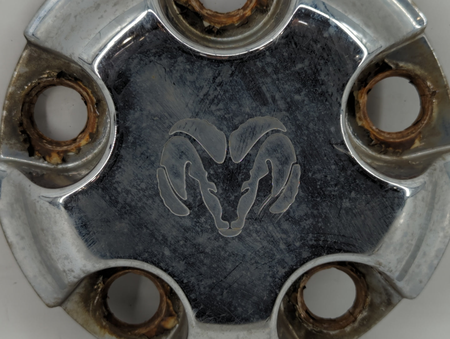 2007 Dodge Ram 1500 Rim Wheel Center Cap Silver - Oemusedautoparts1.com