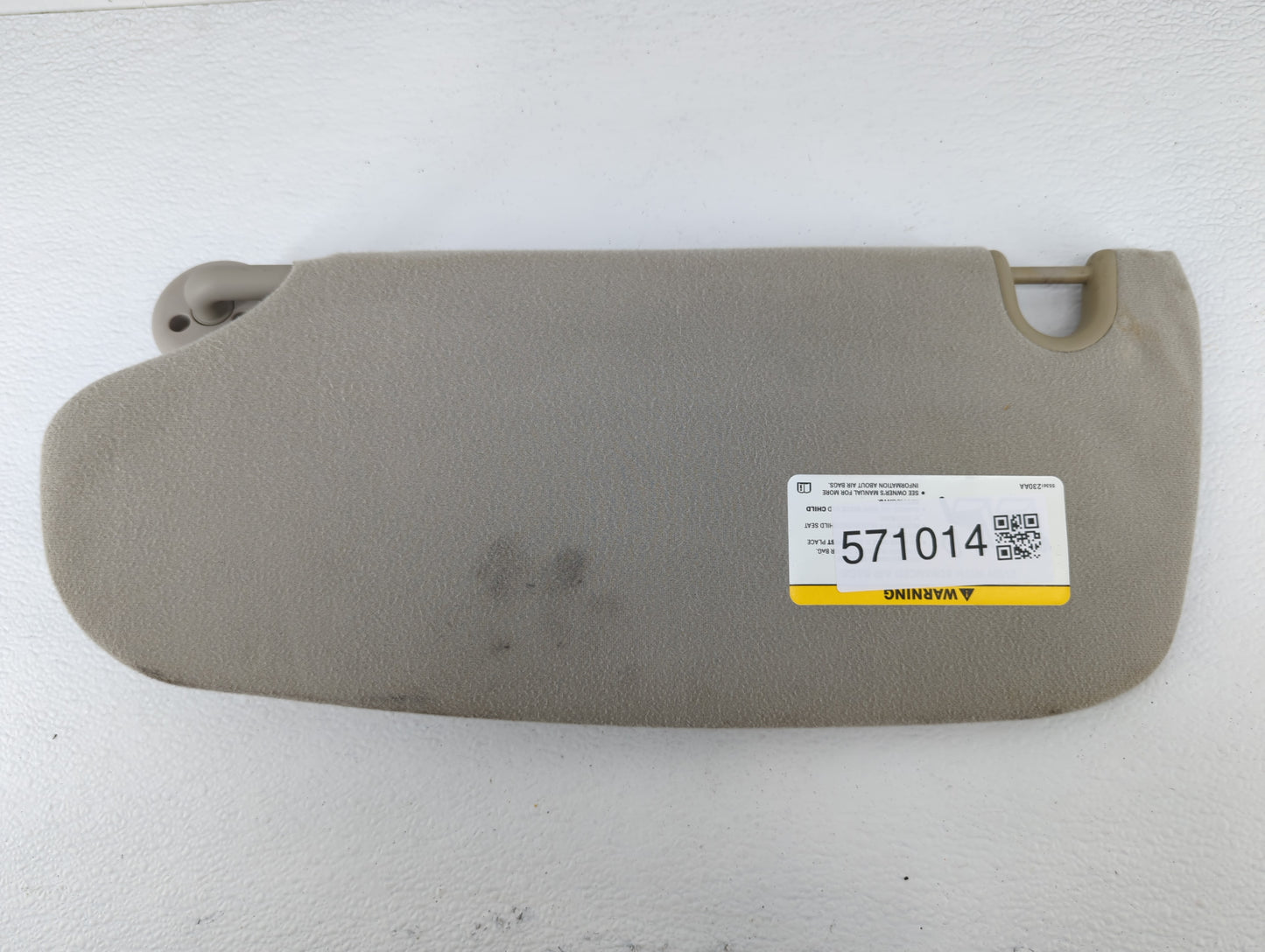 2007-2008 Dodge Ram 1500 Sun Visor Shade Replacement Passenger Right Mirror Fits Fits 2007 2008 OEM Used Auto Parts - Oemuse