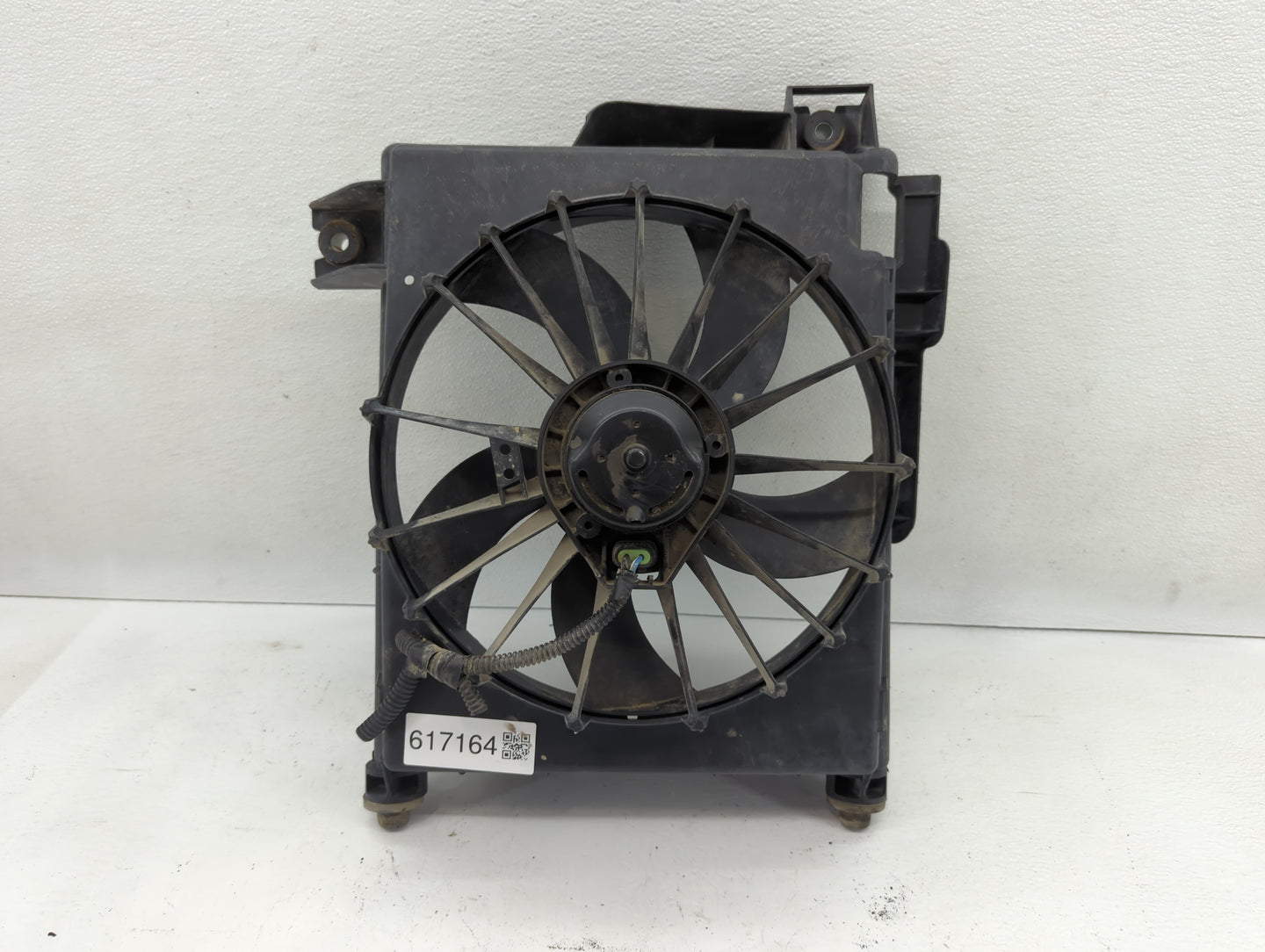 2007-2007 Dodge Ram 1500 Left Radiator Fan Motor Assembly - Oemusedautoparts1.com