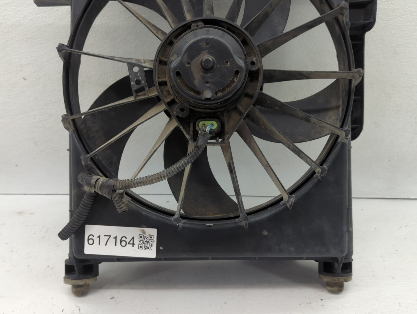 2007-2007 Dodge Ram 1500 Left Radiator Fan Motor Assembly - Oemusedautoparts1.com
