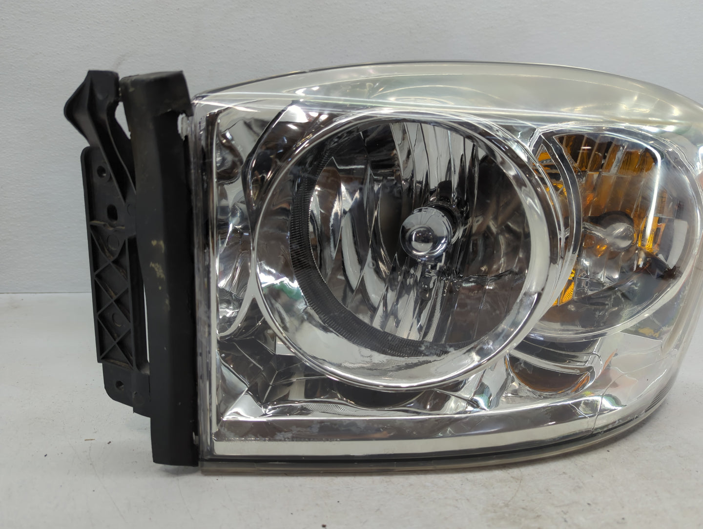 2007 Dodge Ram 1500 Passenger Right Oem Head Light Headlight Lamp - Oemusedautoparts1.com