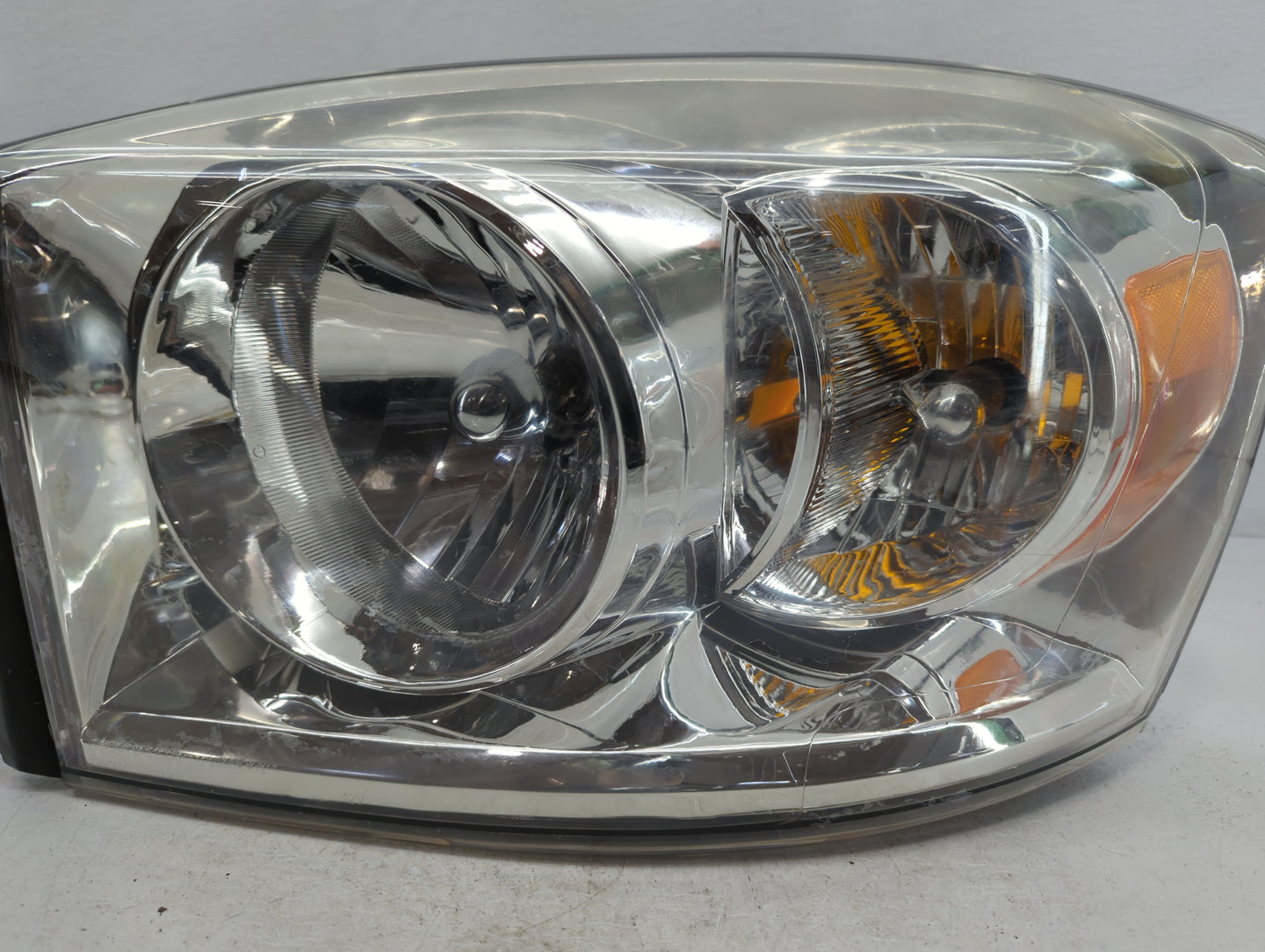 2007 Dodge Ram 1500 Passenger Right Oem Head Light Headlight Lamp - Oemusedautoparts1.com