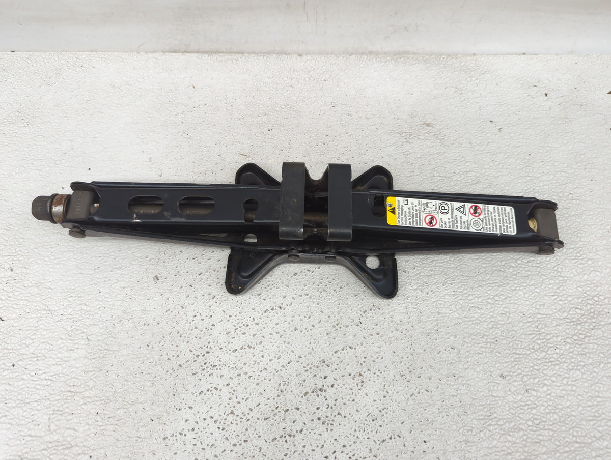 Dodge Ram 1500 Spare Scissor Car Jack 880428 - Oemusedautoparts1.com