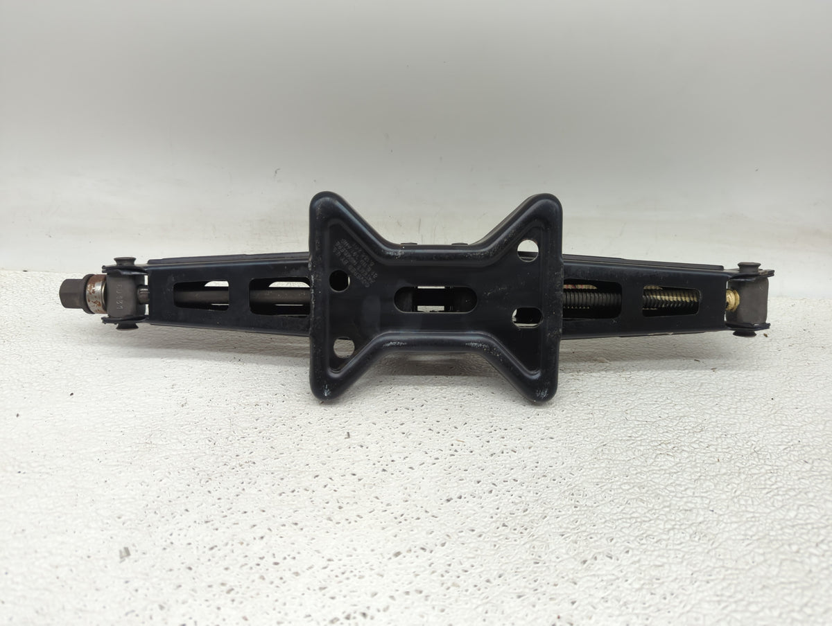 Dodge Ram 1500 Spare Scissor Car Jack 880428 - Oemusedautoparts1.com