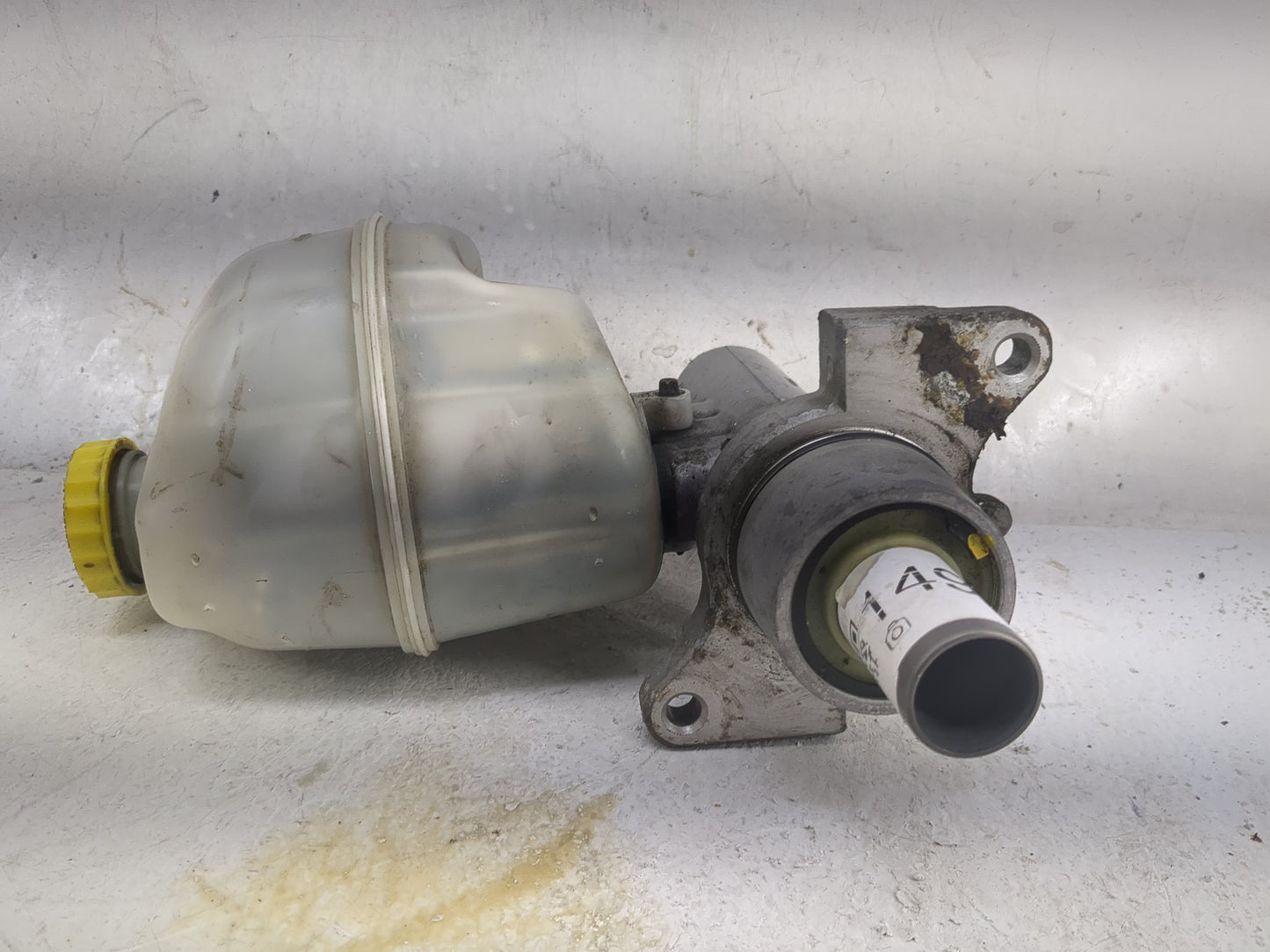 2003-2005 Dodge Ram 2500 Brake Master Cylinder - Oemusedautoparts1.com