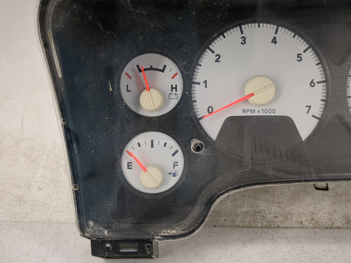 2007 Dodge Ram 1500 Instrument Cluster Speedometer Gauges P/N:P05172047AG Miles: Fits OEM Used Auto Parts - Oemusedautoparts
