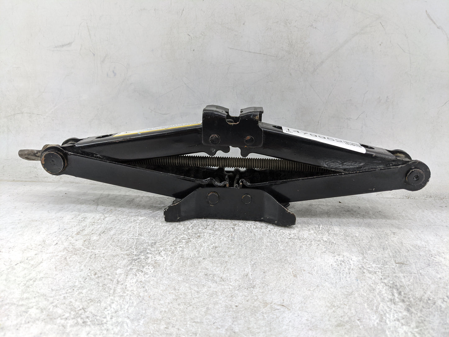 2007 Dodge Ram 1500 Spare Scissor Car Jack 1479952 - Oemusedautoparts1.com
