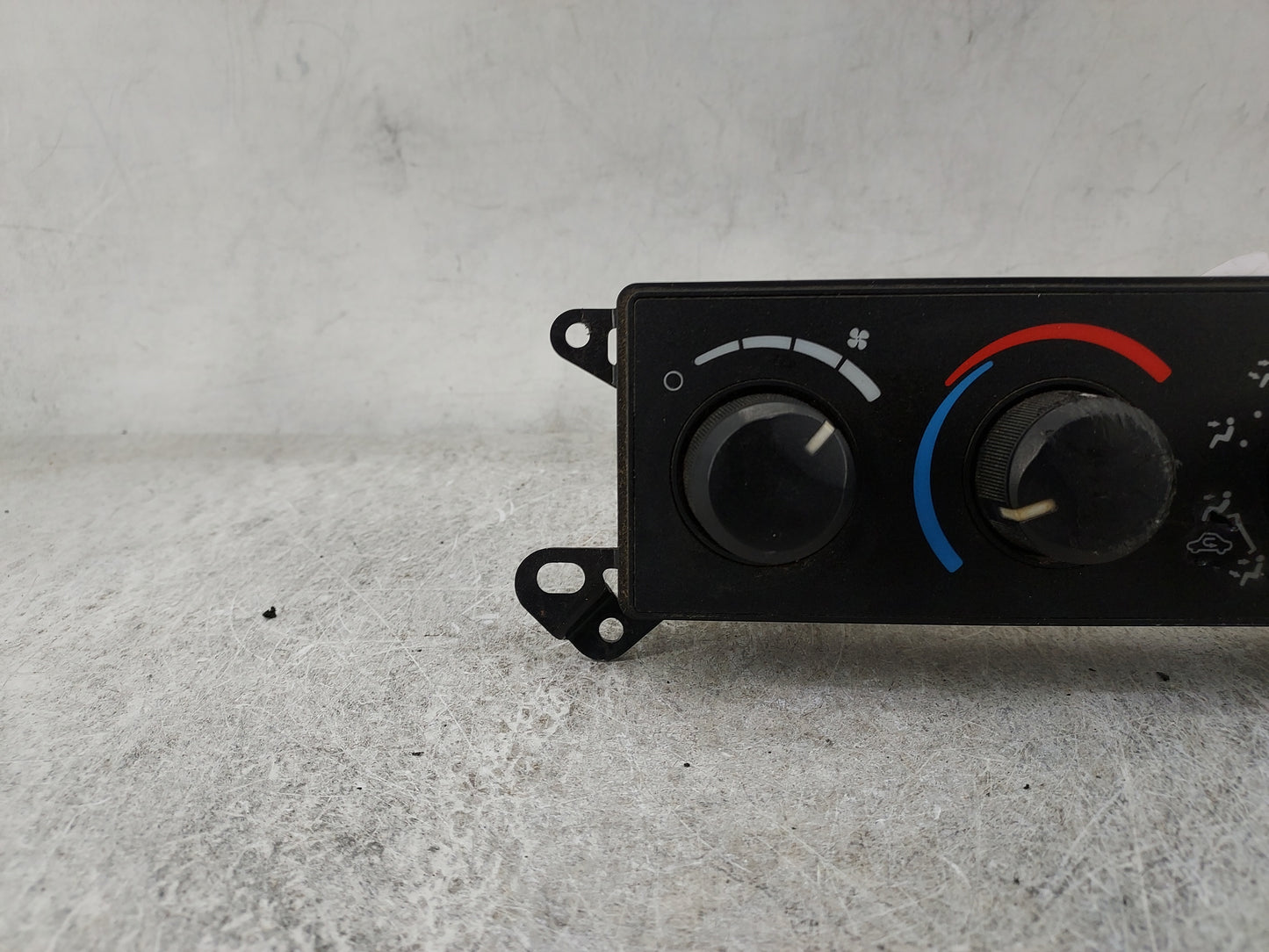 2006-2007 Dodge Ram 1500 Climate Control Module Temperature AC/Heater Replacement P/N:P55056755AB 58024H Fits Fits 2006 2007
