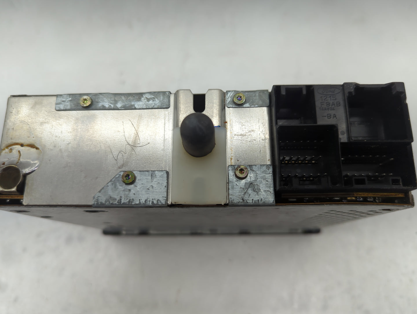 2001-2007 Ford Crown Victoria Radio AM FM Cd Player Receiver Replacement P/N:YW7F-19B132-AA DS147476 Fits OEM Used Auto Part