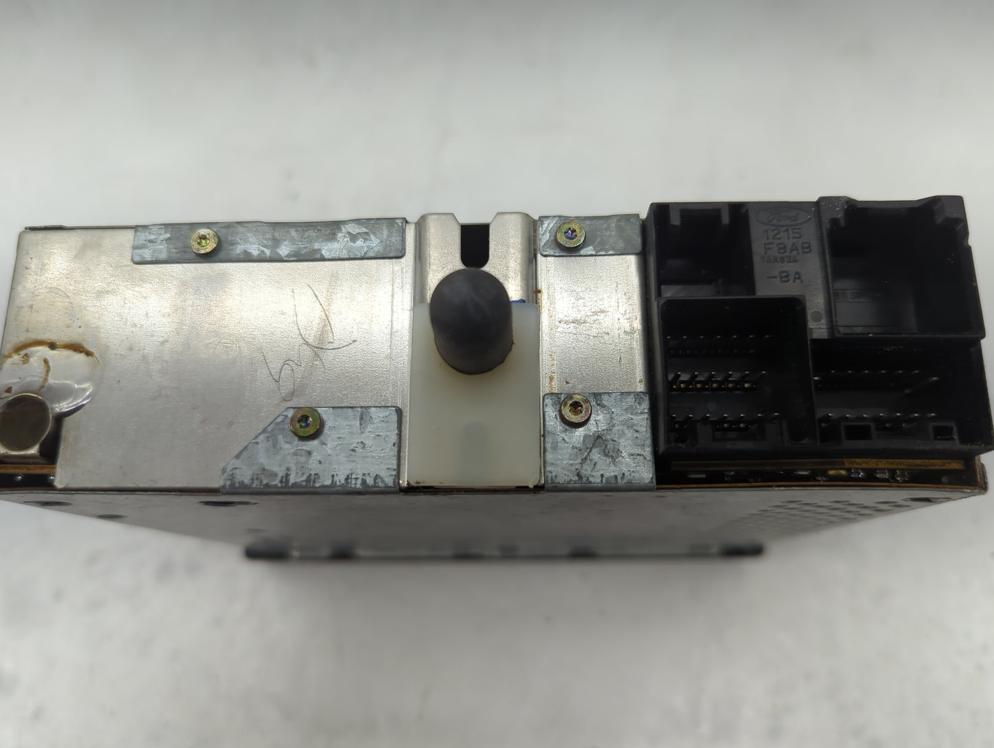 2001-2007 Ford Crown Victoria Radio AM FM Cd Player Receiver Replacement P/N:YW7F-19B132-AA DS147476 Fits OEM Used Auto Part