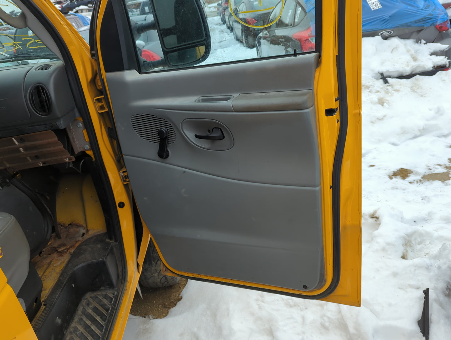 2007 Ford E-250 Front Right Passenger Interior Door Panel Trim - Oemusedautoparts1.com