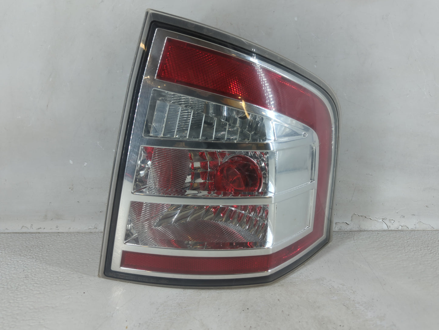 2007-2010 Ford Edge Tail Light Assembly Passenger Right OEM P/N:7T43-13B504-A Fits Fits 2007 2008 2009 2010 OEM Used Auto Pa