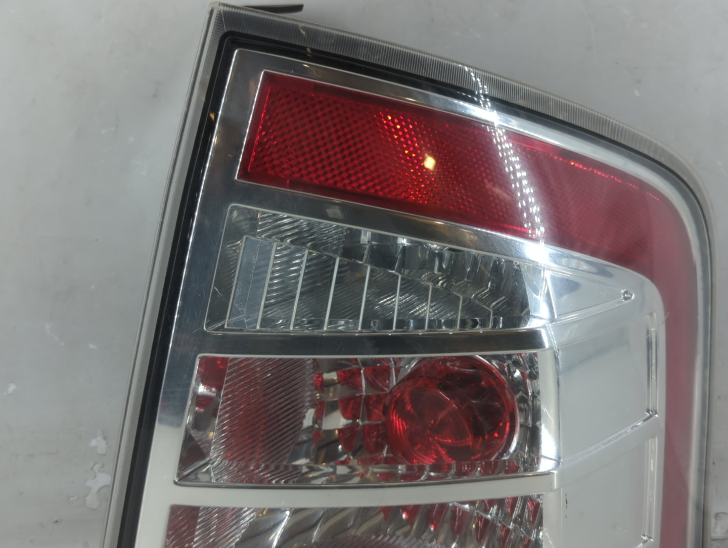 2007-2010 Ford Edge Tail Light Assembly Passenger Right OEM P/N:7T43-13B504-A Fits Fits 2007 2008 2009 2010 OEM Used Auto Pa
