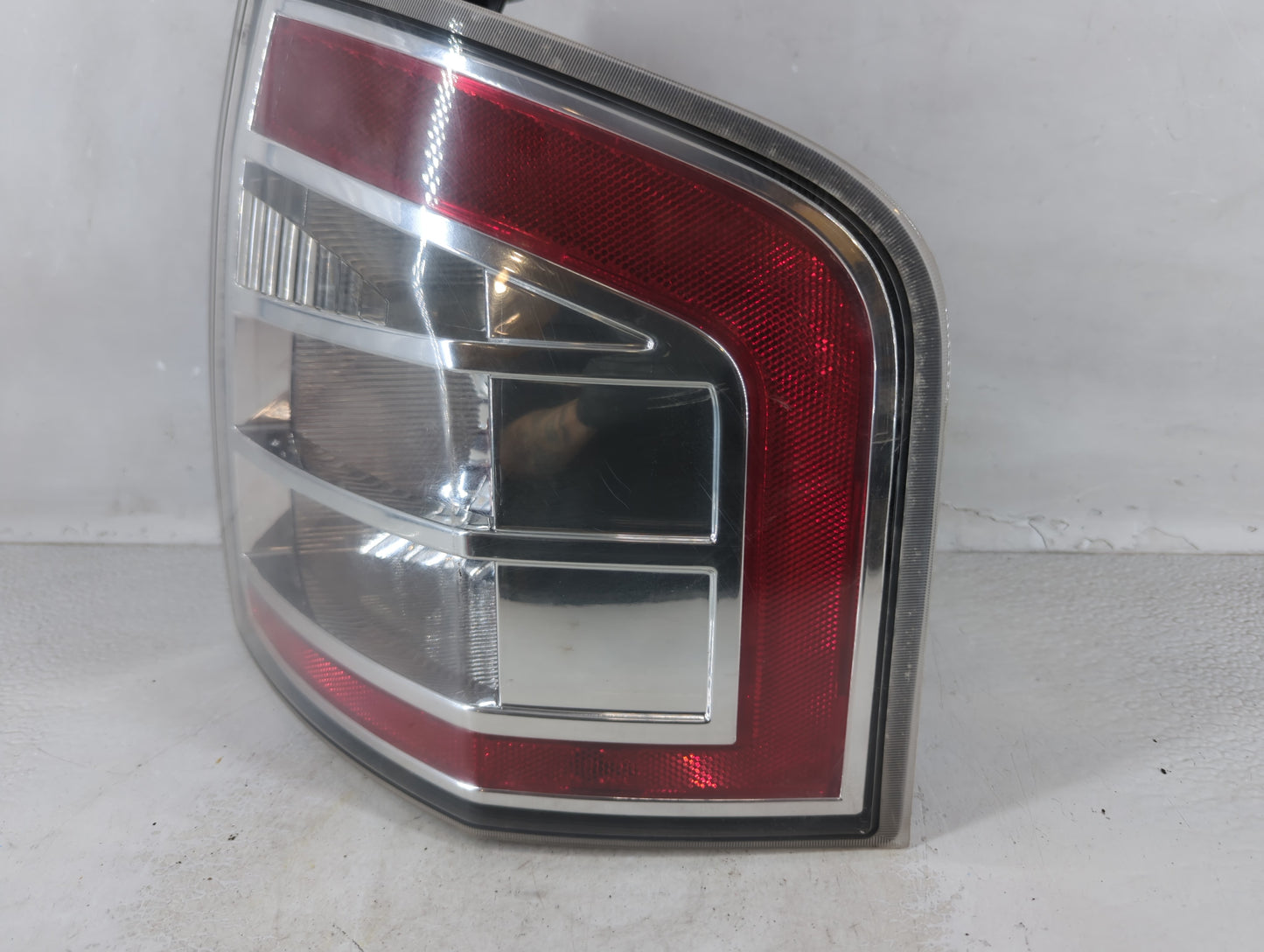 2007-2010 Ford Edge Tail Light Assembly Passenger Right OEM P/N:7T43-13B504-A Fits Fits 2007 2008 2009 2010 OEM Used Auto Pa
