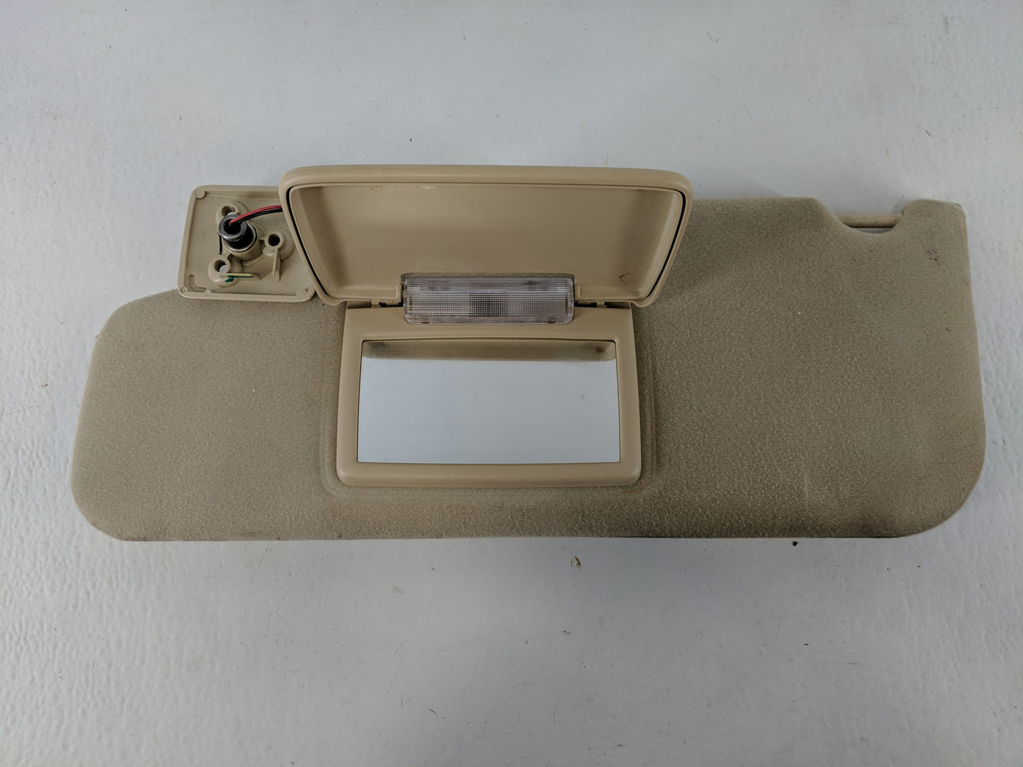2007-2010 Ford Edge Sun Visor Shade Replacement Driver Left Mirror Fits Fits 2007 2008 2009 2010 OEM Used Auto Parts - Oemus