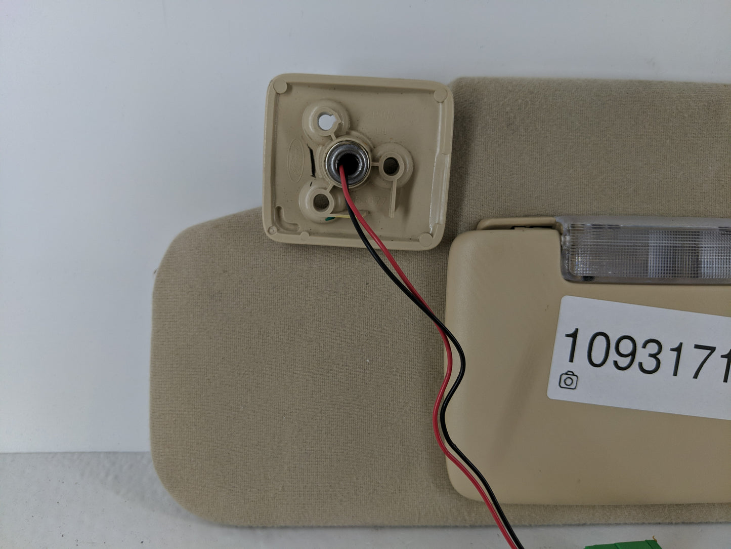 2007-2010 Ford Edge Sun Visor Shade Replacement Driver Left Mirror Fits Fits 2007 2008 2009 2010 OEM Used Auto Parts - Oemus