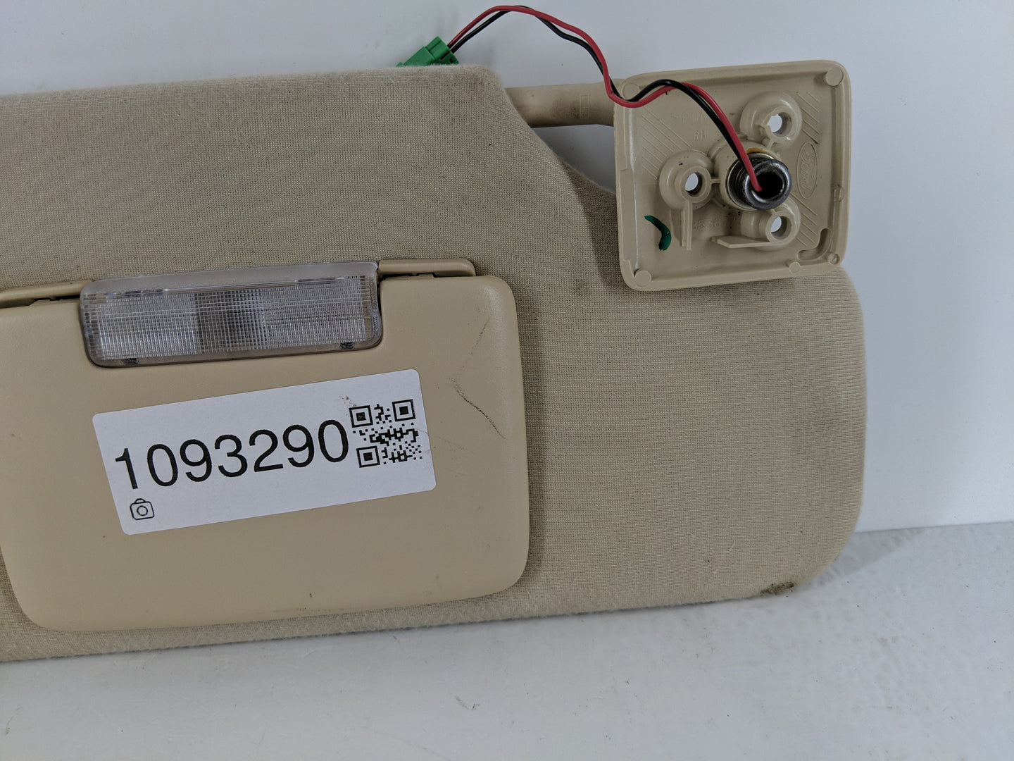 2007-2010 Ford Edge Sun Visor Shade Replacement Passenger Right Mirror Fits Fits 2007 2008 2009 2010 OEM Used Auto Parts - O