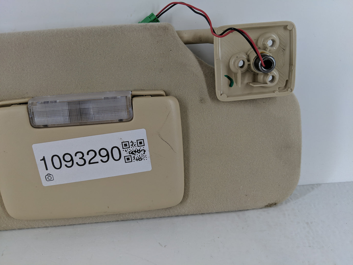 2007-2010 Ford Edge Sun Visor Shade Replacement Passenger Right Mirror Fits Fits 2007 2008 2009 2010 OEM Used Auto Parts - O