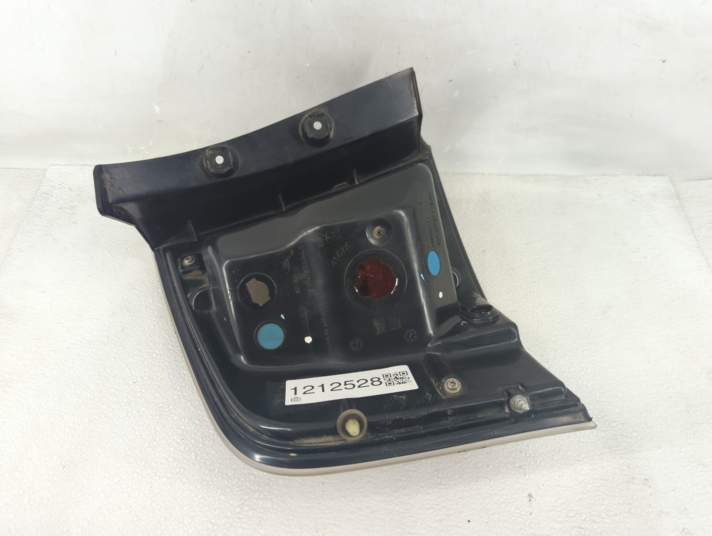 2007-2010 Ford Edge Tail Light Assembly Passenger Right OEM Fits Fits 2007 2008 2009 2010 OEM Used Auto Parts - Oemusedautop