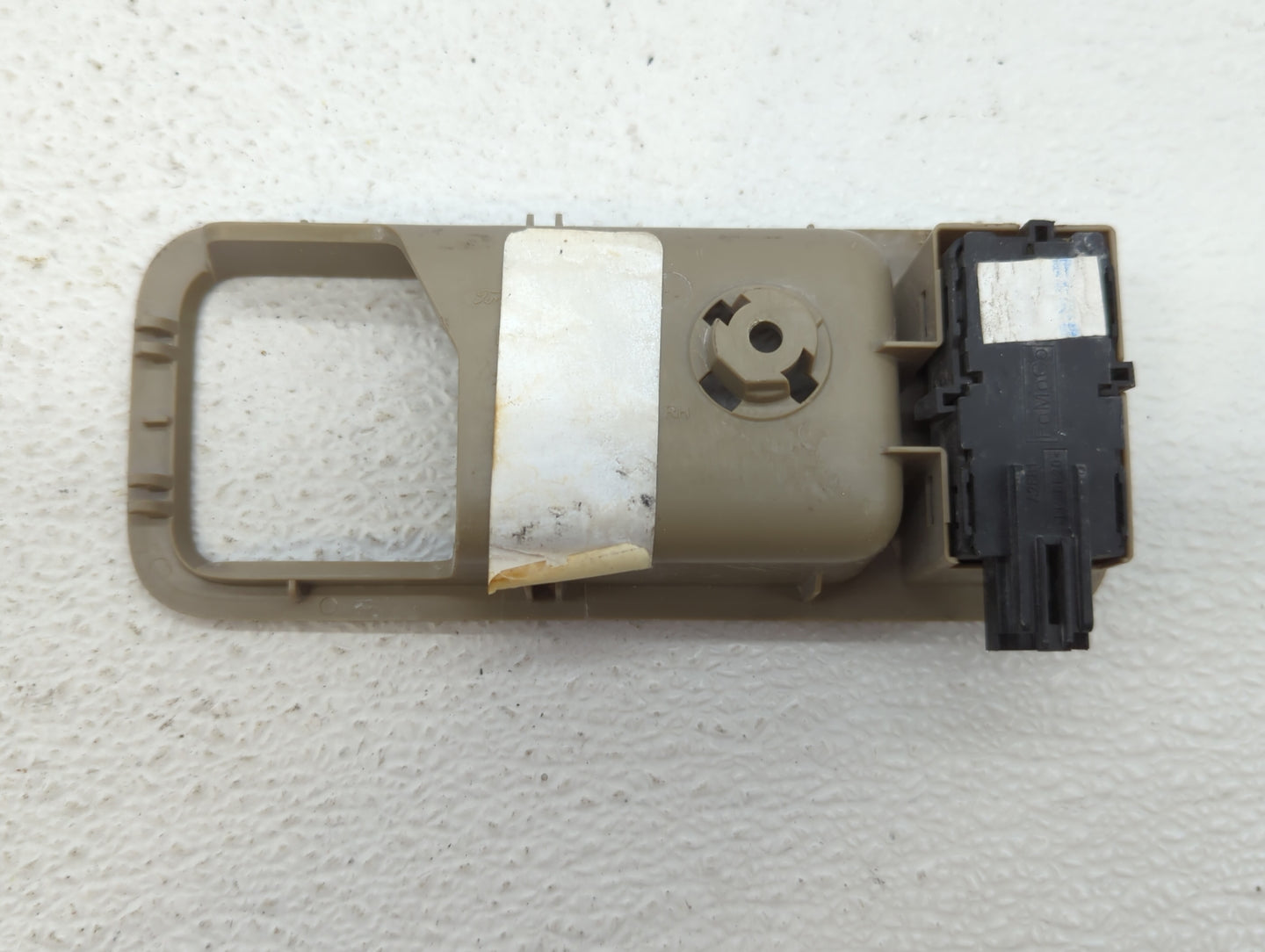 2007 Ford Edge Passenger Front Right Door Handle Exterior Assembly - Oemusedautoparts1.com