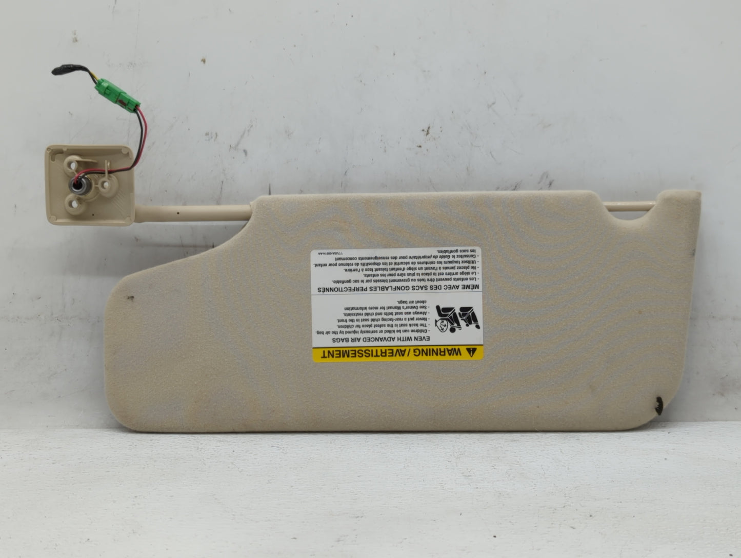 2007-2010 Ford Edge Sun Visor Shade Replacement Passenger Right Mirror Fits Fits 2007 2008 2009 2010 OEM Used Auto Parts - O