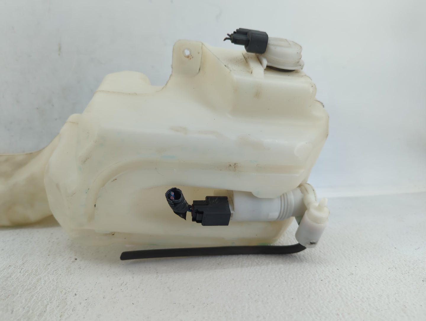 2007-2014 Ford Edge Windshield Washer Fluid Reservoir Bottle Oem - Oemusedautoparts1.com