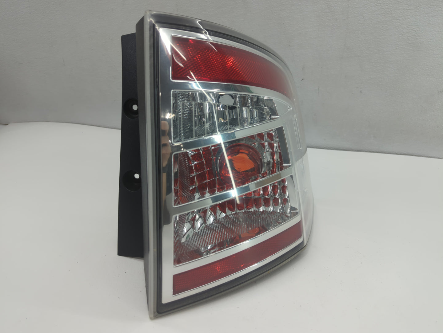 2007-2010 Ford Edge Tail Light Assembly Passenger Right OEM P/N:7T43-13B504-A Fits Fits 2007 2008 2009 2010 OEM Used Auto Pa