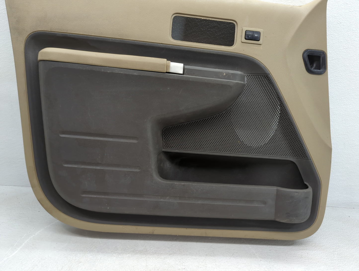2007 Ford Edge Front Left Driver Interior Door Panel Trim - Oemusedautoparts1.com