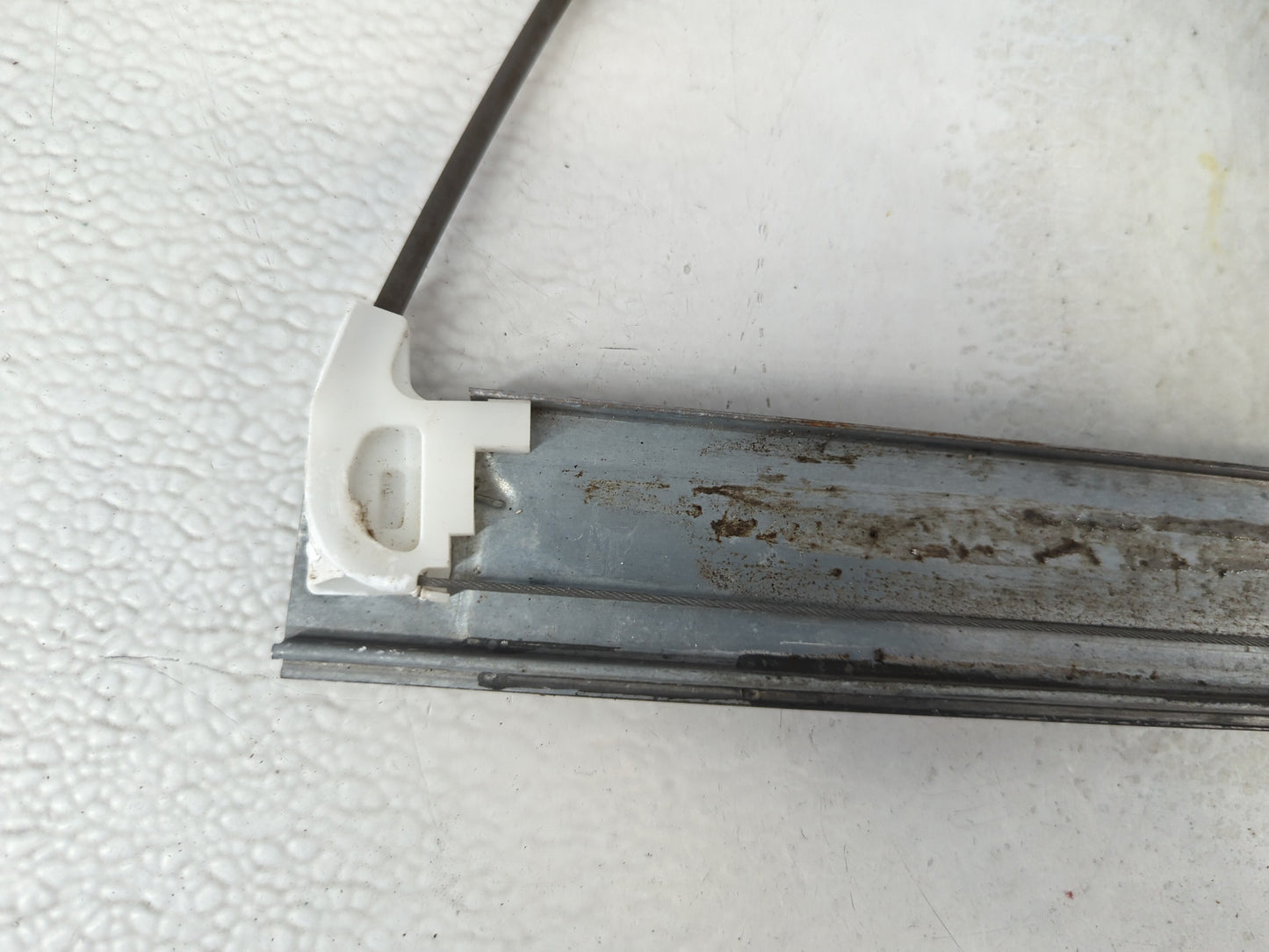 2001-2007 Ford Escape Window Regulator Passenger Front 1076697 - Oemusedautoparts1.com
