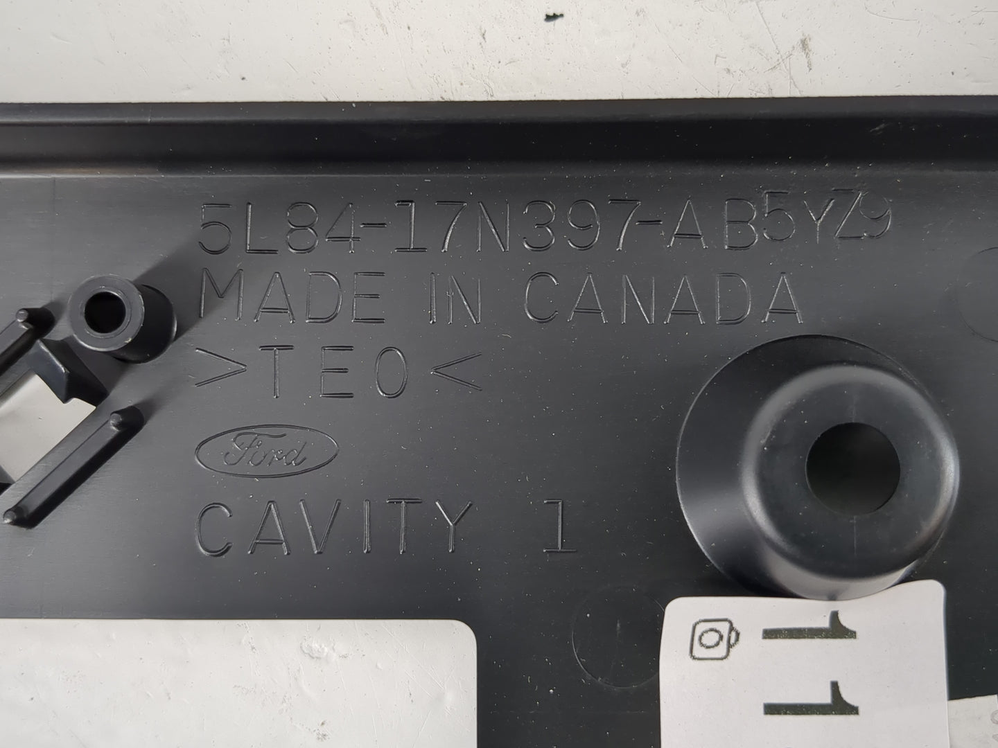 2007 Ford Escape Front License Plate Bracket - Oemusedautoparts1.com