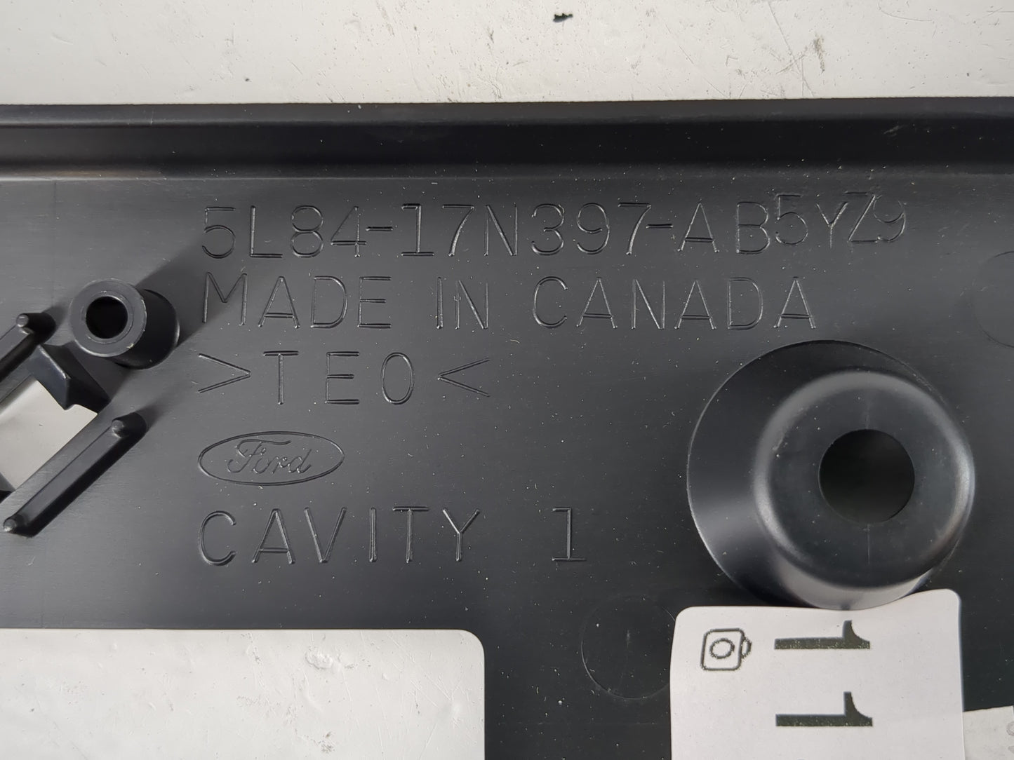 2007 Ford Escape Front License Plate Bracket - Oemusedautoparts1.com