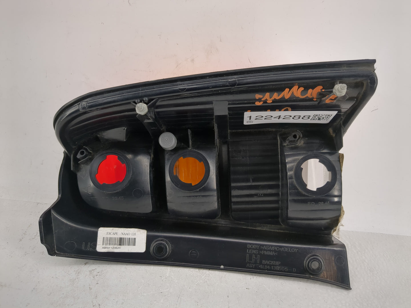 2001-2007 Ford Escape Tail Light Assembly Driver Left OEM Fits Fits 2001 2002 2003 2004 2005 2006 2007 OEM Used Auto Parts -