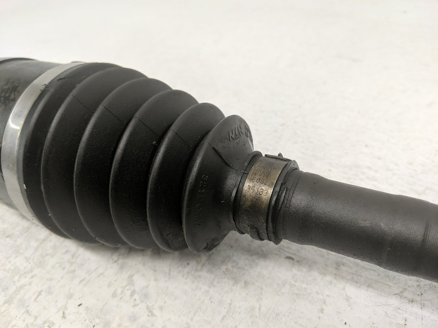 2005-2007 Ford Escape Axle Shaft Front Driver Cv C/v - Oemusedautoparts1.com