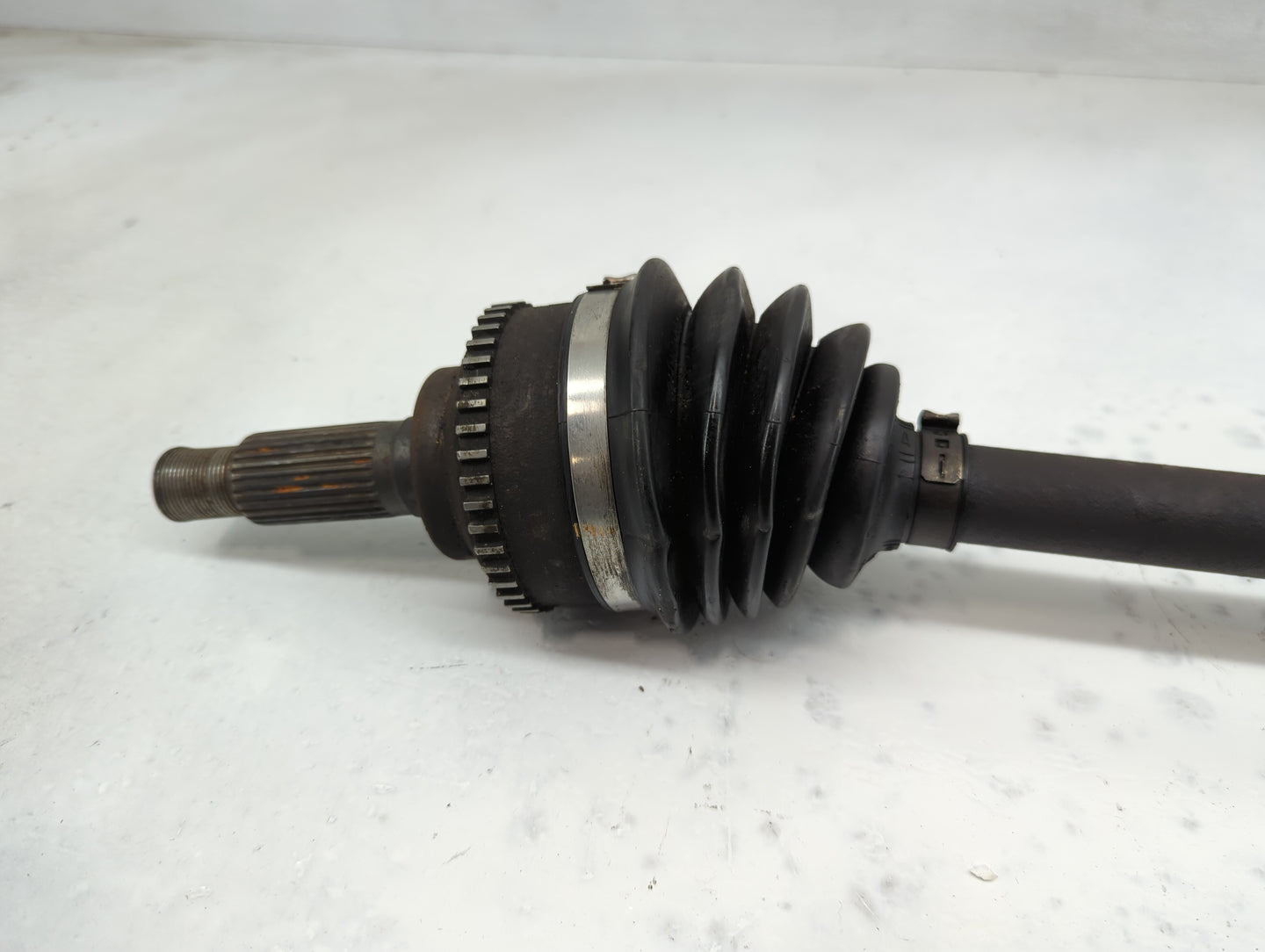 2005-2012 Ford Escape Axle Shaft Front Driver Cv C/v - Oemusedautoparts1.com