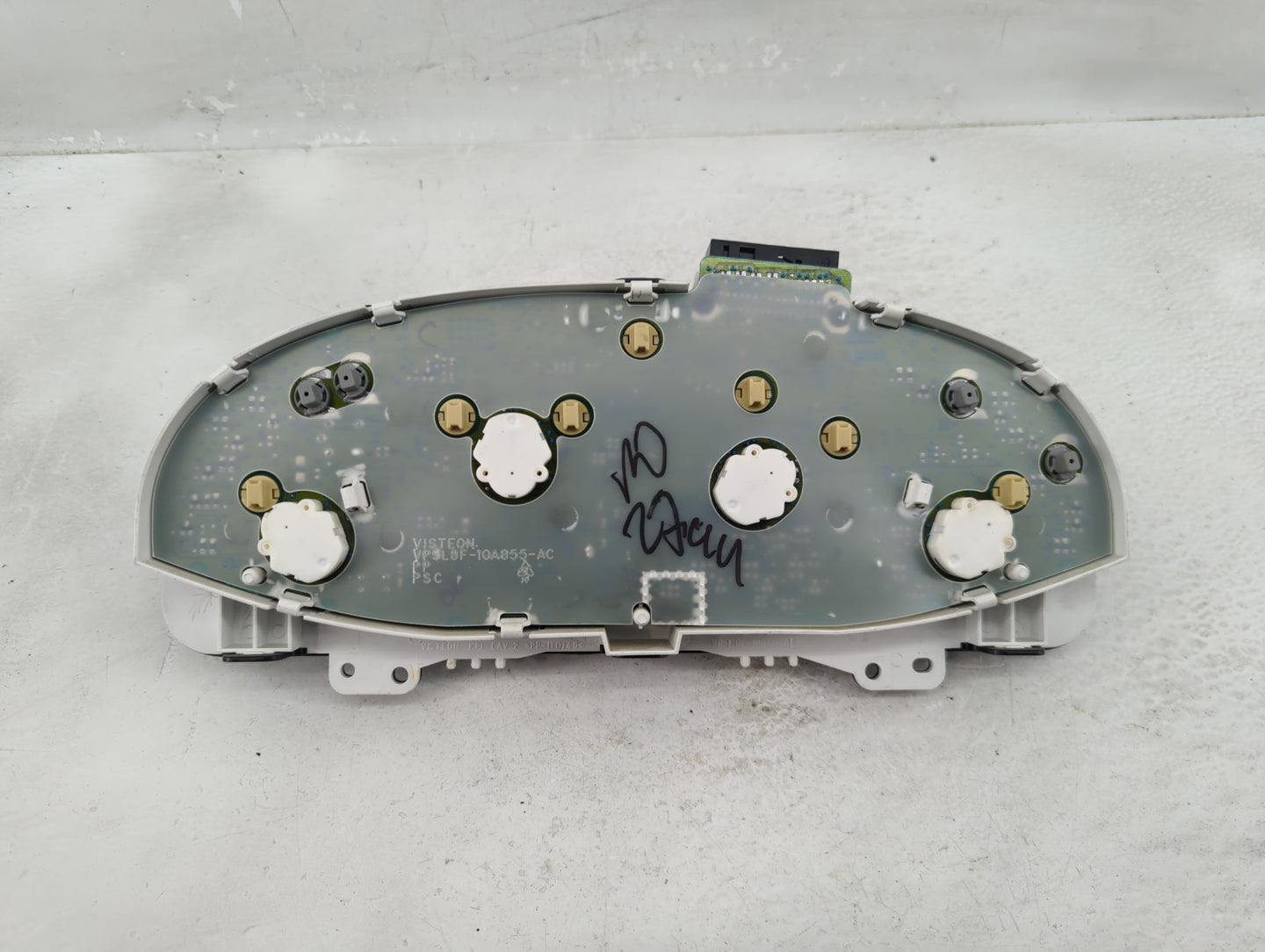 2006-2007 Ford Escape Instrument Cluster Speedometer Gauges P/N:VP5L8F-10A855-AC Fits Fits 2006 2007 OEM Used Auto Parts - O