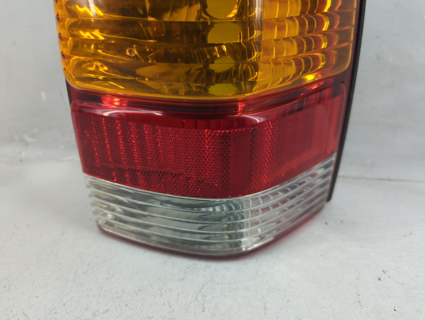 2001-2007 Ford Escape Tail Light Assembly Passenger Right OEM Fits Fits 2001 2002 2003 2004 2005 2006 2007 OEM Used Auto Par