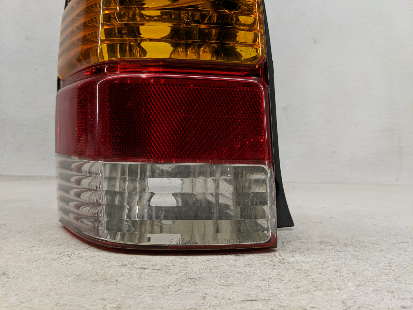 2001-2007 Ford Escape Tail Light Assembly Driver Left OEM P/N:4L84-13B505-B Fits Fits 2001 2002 2003 2004 2005 2006 2007 OEM