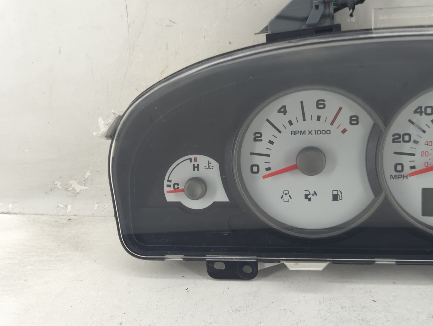 2006-2007 Ford Escape Instrument Cluster Speedometer Gauges P/N:VP5L8F-10A855-AC Fits Fits 2006 2007 OEM Used Auto Parts - O