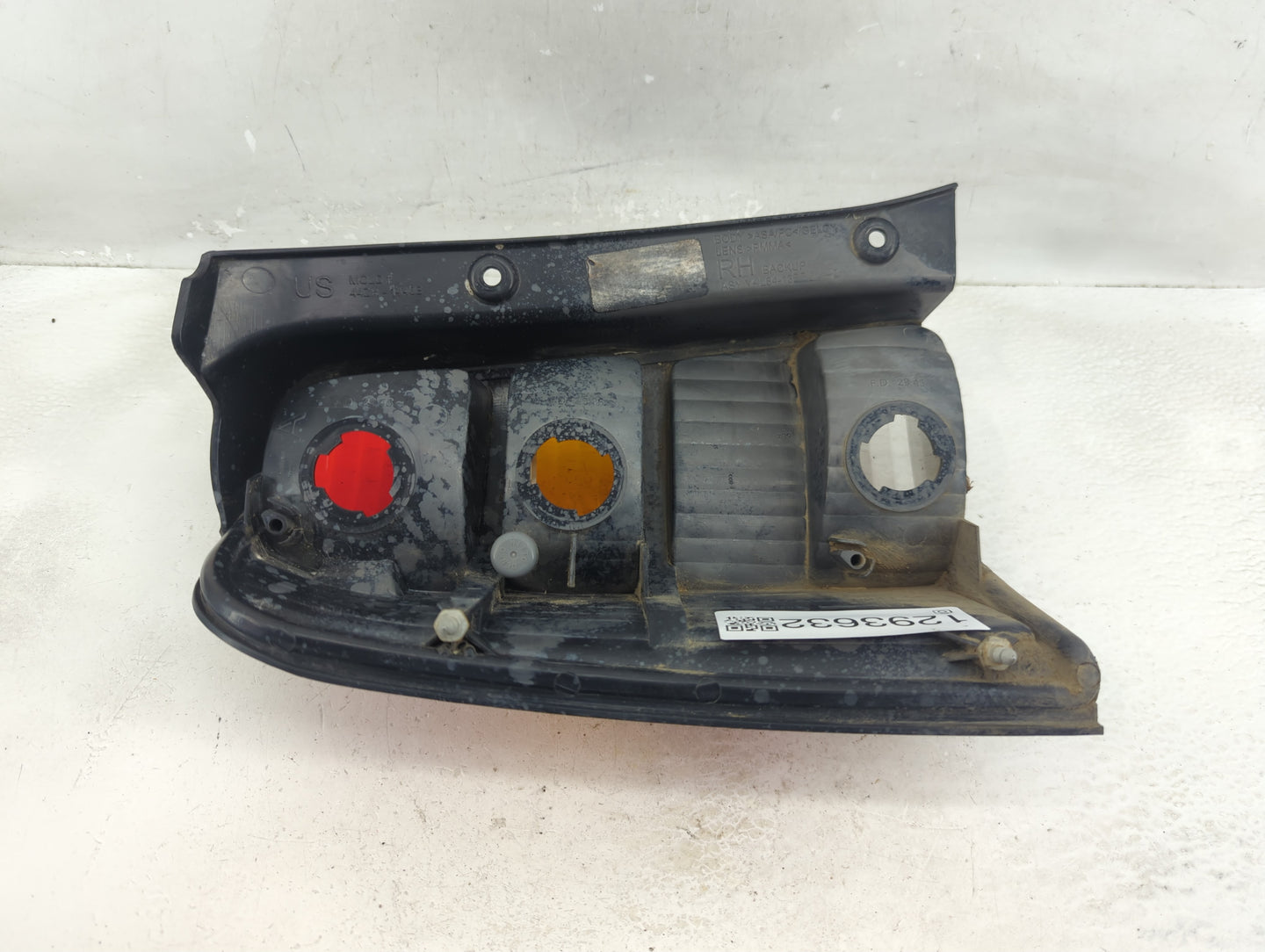 2001-2007 Ford Escape Tail Light Assembly Passenger Right OEM P/N:44ZH-1440B Fits Fits 2001 2002 2003 2004 2005 2006 2007 OE