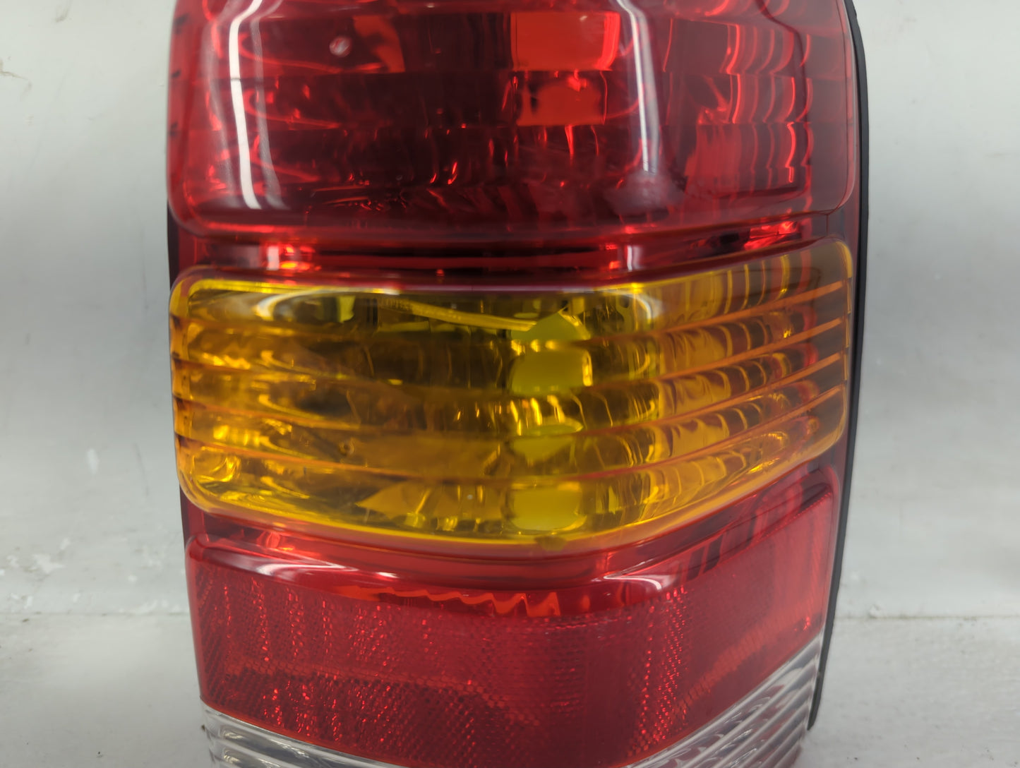 2001-2007 Ford Escape Tail Light Assembly Passenger Right OEM P/N:1L84-13B504-D Fits Fits 2001 2002 2003 2004 2005 2006 2007