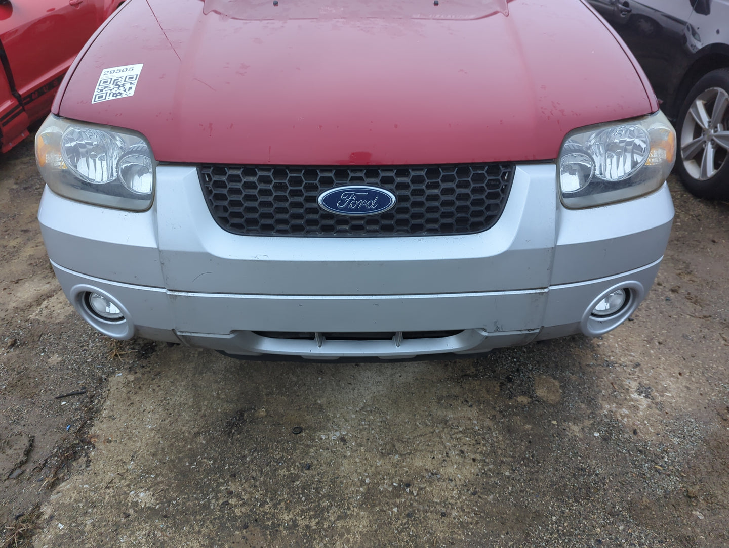 2005-2007 Ford Escape Front Grille Bumper Not Included - Oemusedautoparts1.com