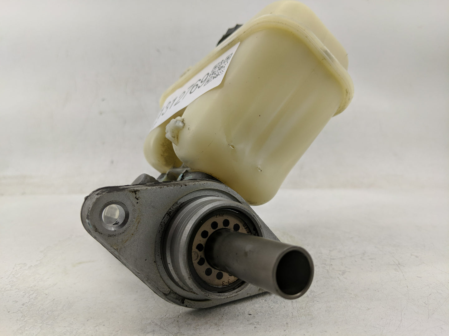 2005-2007 Ford Escape Brake Master Cylinder 1312769 - Oemusedautoparts1.com