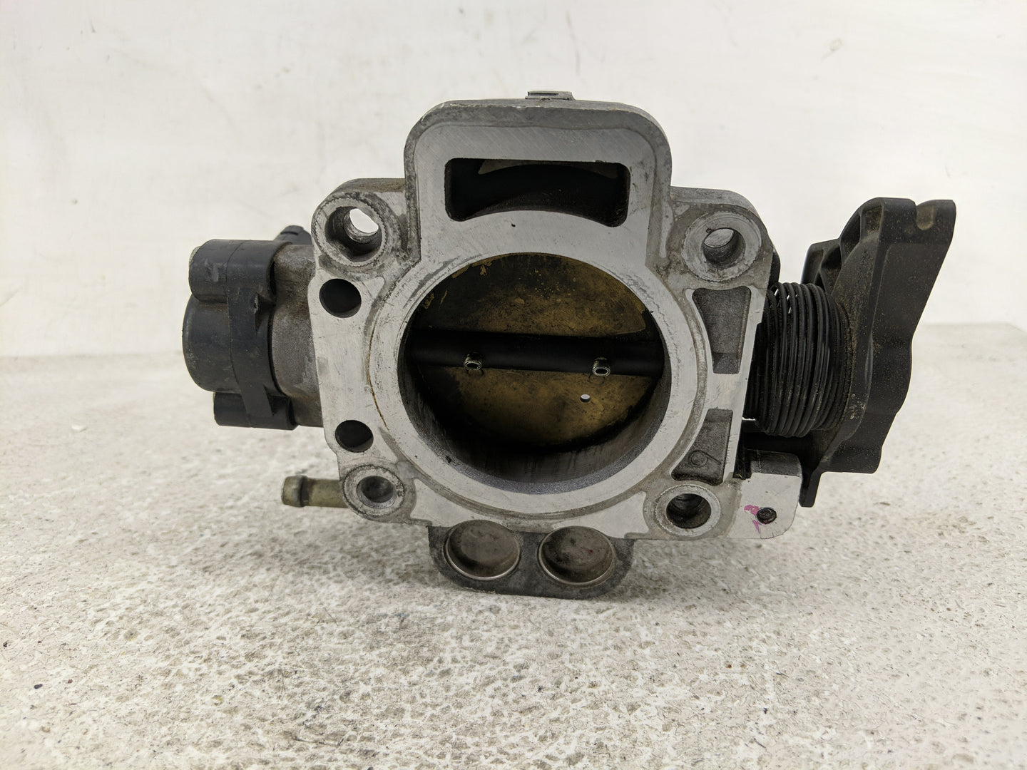 2005-2008 Ford Escape Throttle Body Fits Fits 2005 2006 2007 2008 OEM Used Auto Parts - Oemusedautoparts1.com
